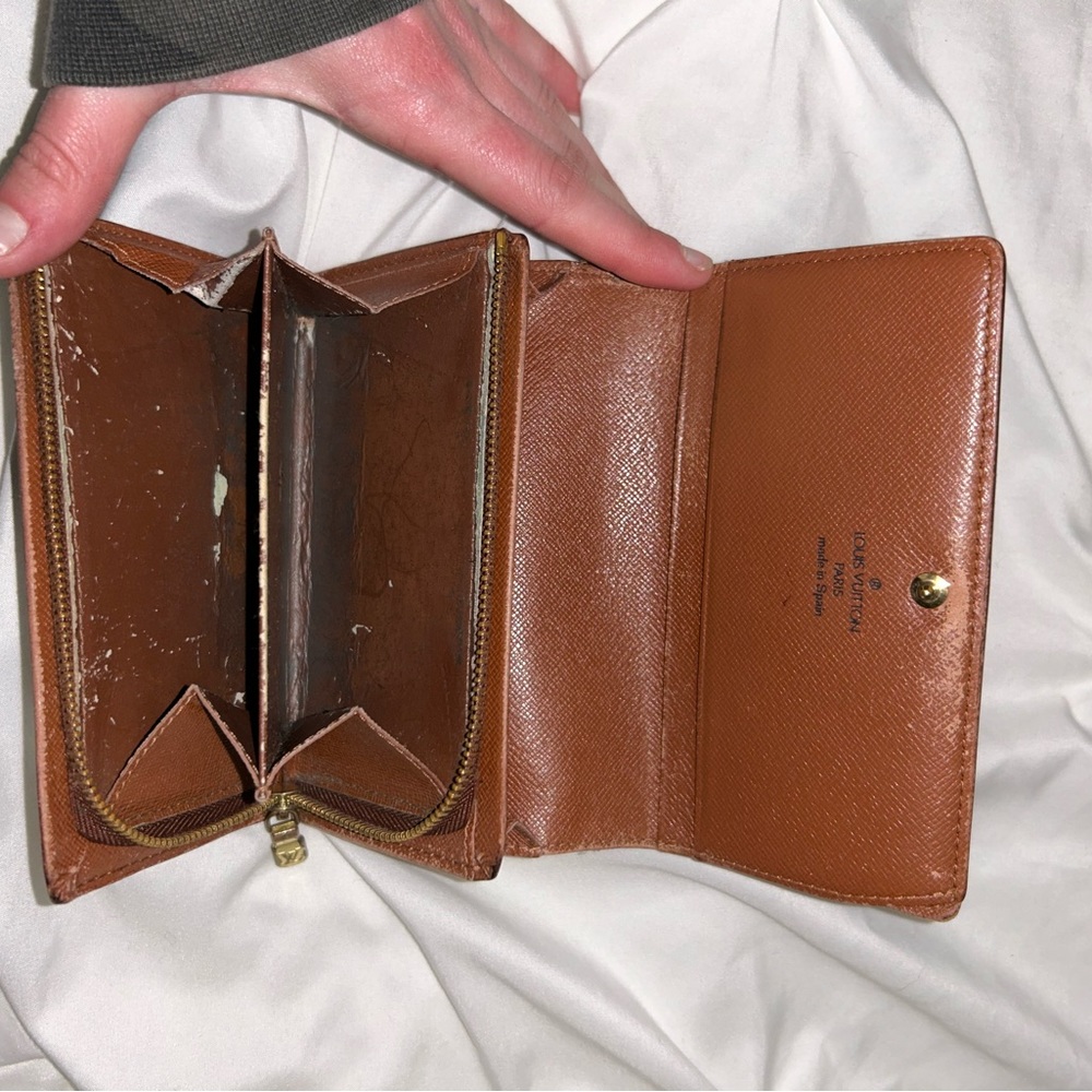 Louis Vuitton Monogram Wallet - Picture 6 of 7